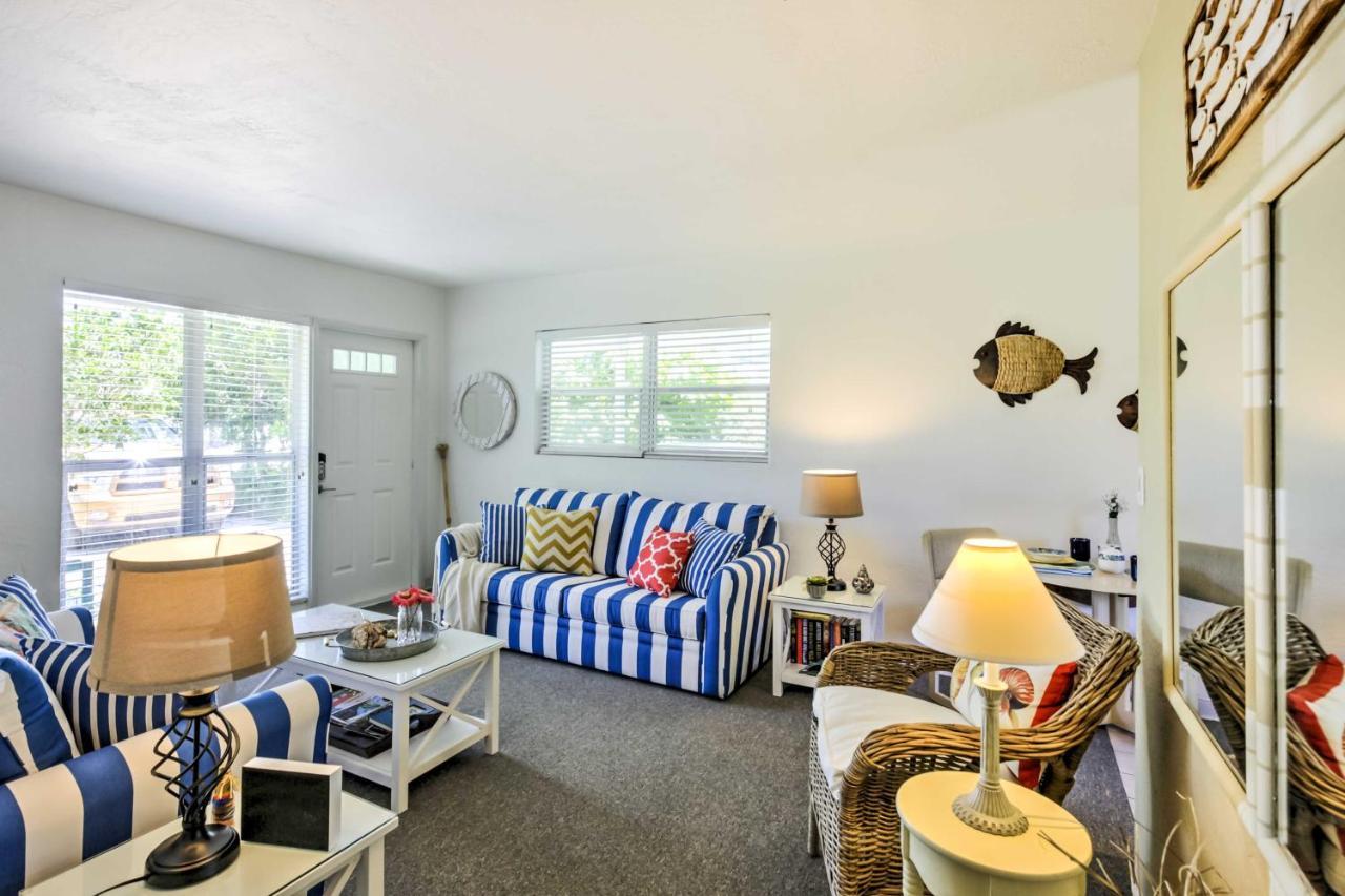 New Smyrna Beach Abode With Fire Pit, Walk To Beach! Екстериор снимка