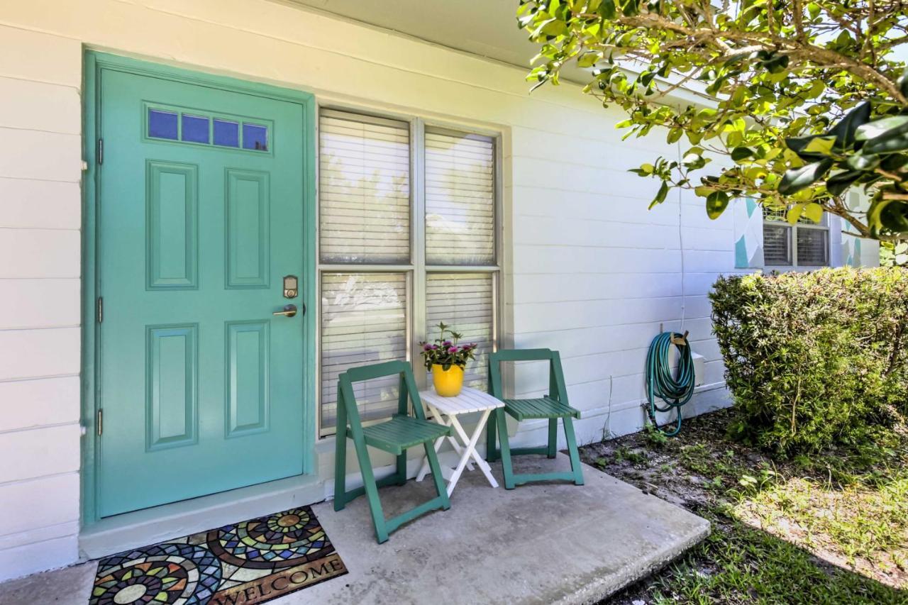 New Smyrna Beach Abode With Fire Pit, Walk To Beach! Екстериор снимка