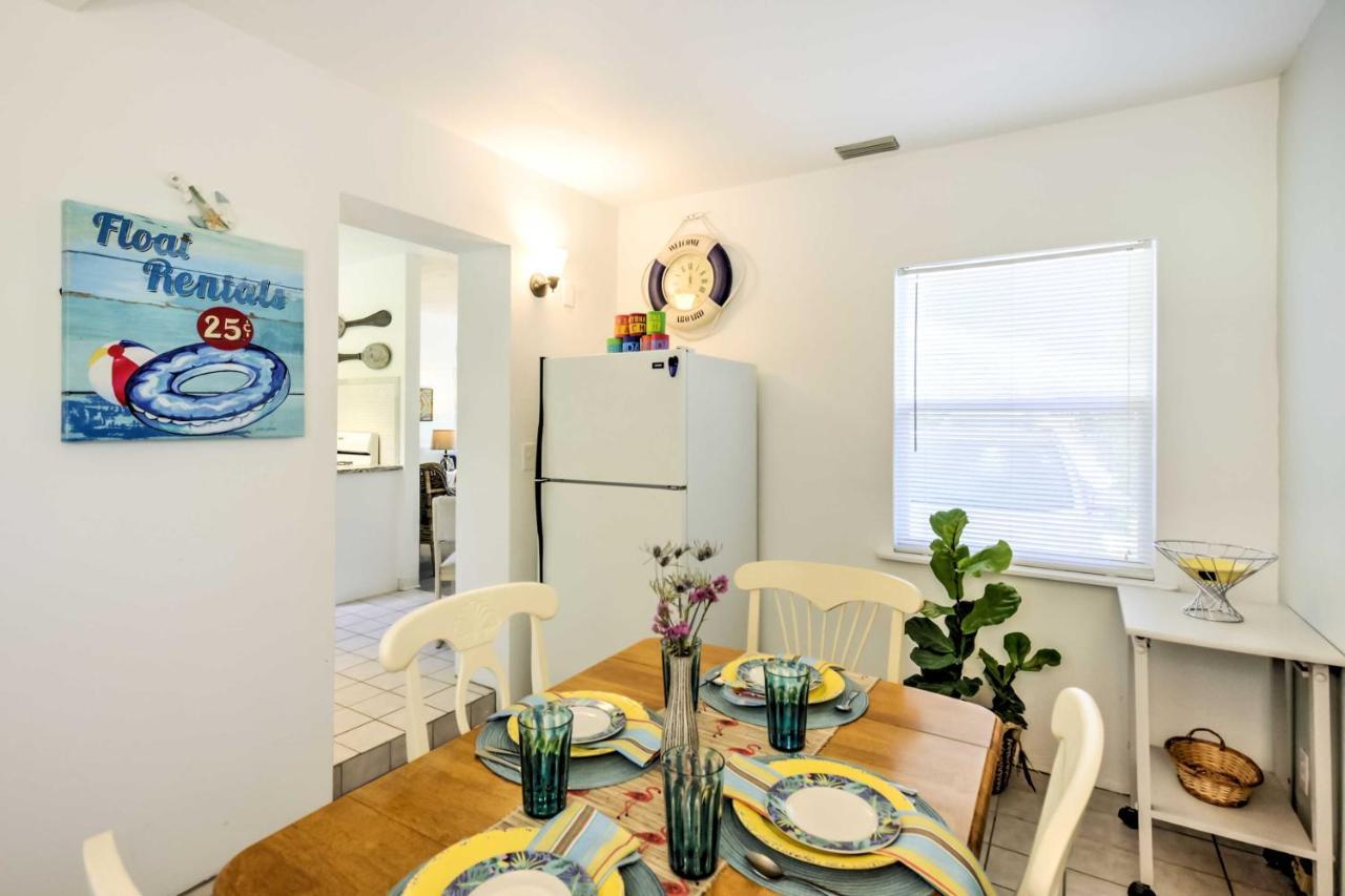 New Smyrna Beach Abode With Fire Pit, Walk To Beach! Екстериор снимка