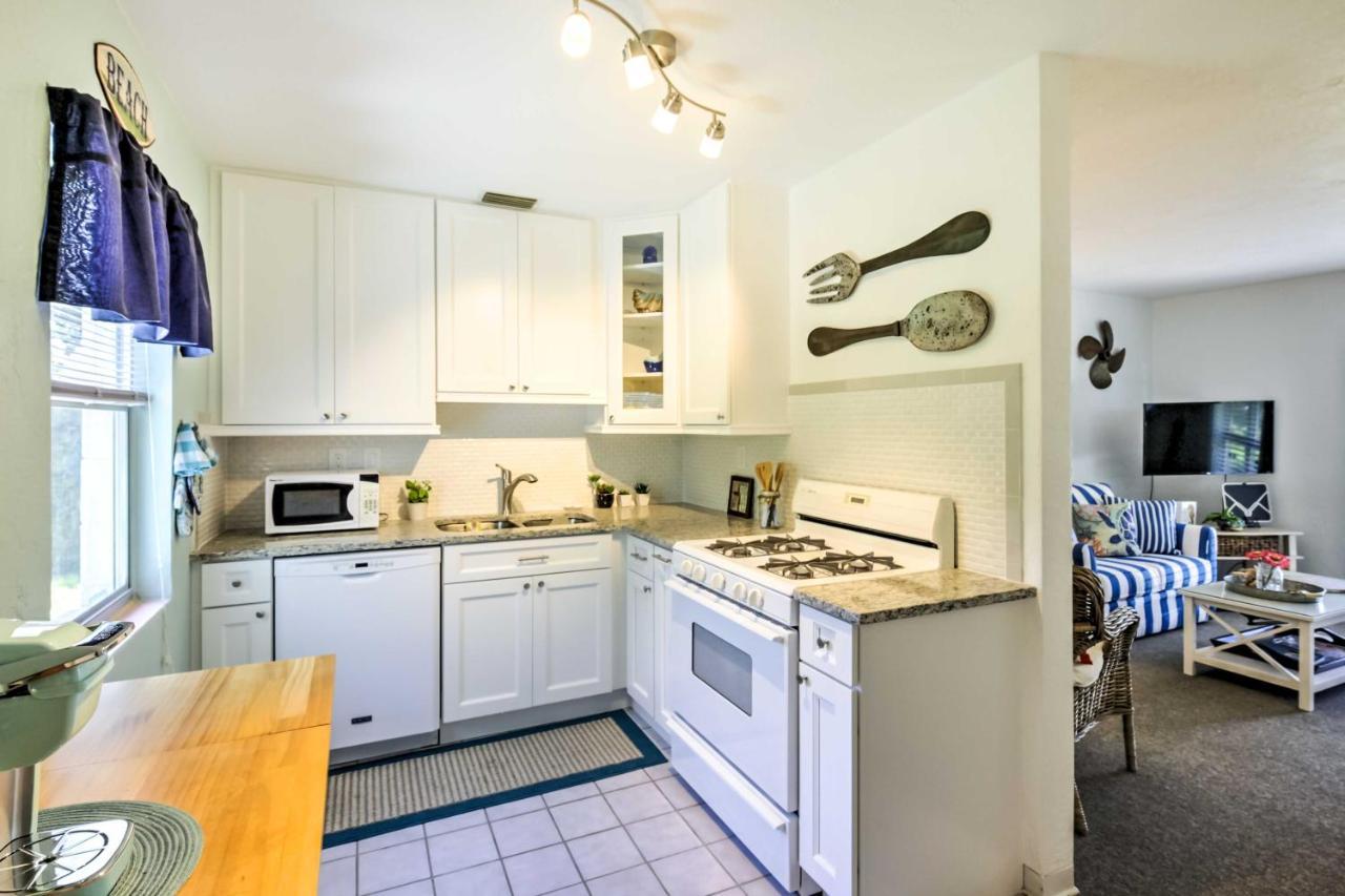 New Smyrna Beach Abode With Fire Pit, Walk To Beach! Екстериор снимка
