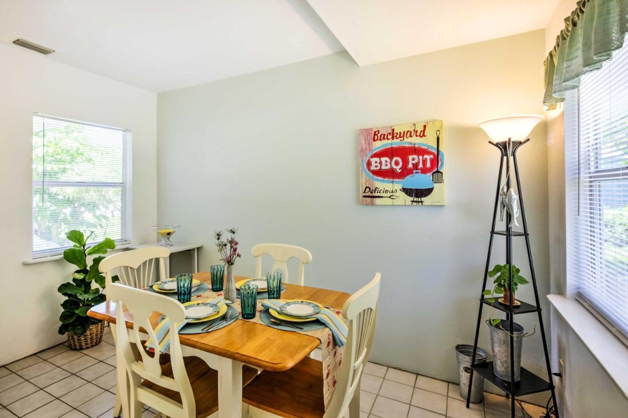 New Smyrna Beach Abode With Fire Pit, Walk To Beach! Екстериор снимка