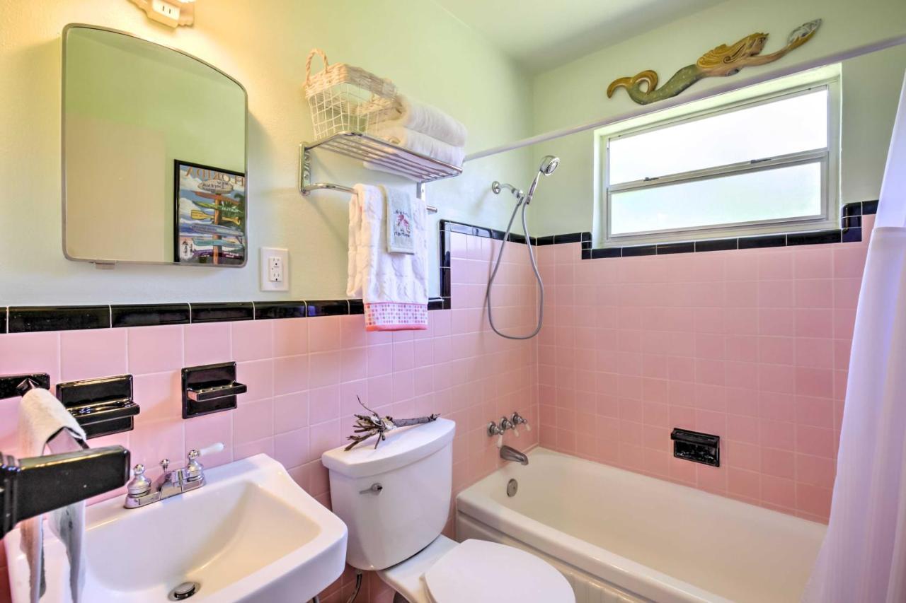 New Smyrna Beach Abode With Fire Pit, Walk To Beach! Екстериор снимка