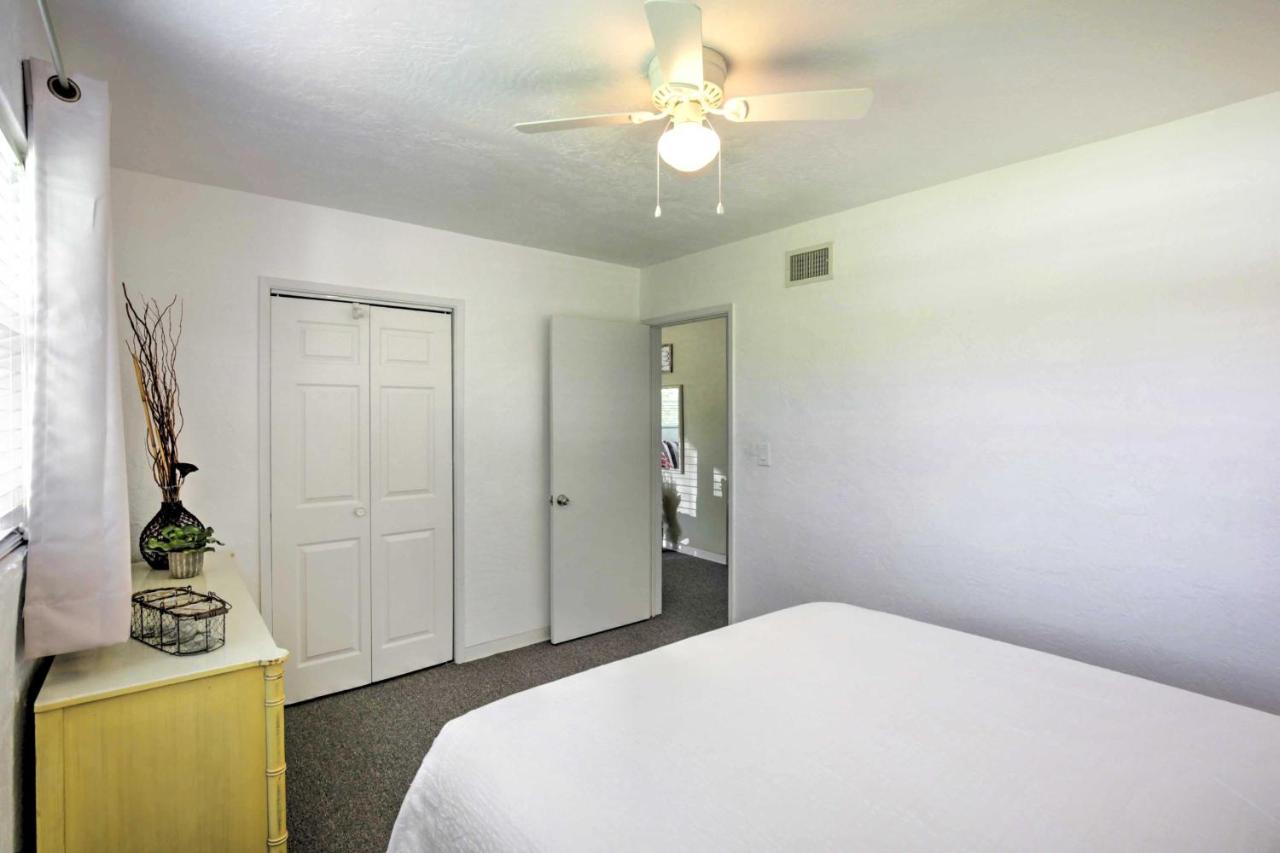 New Smyrna Beach Abode With Fire Pit, Walk To Beach! Екстериор снимка